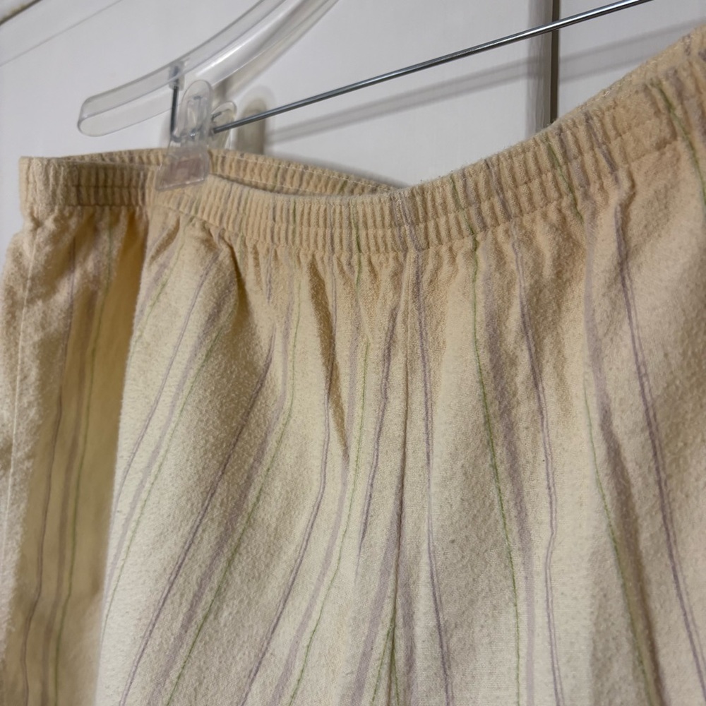 Vintage 80s Laura Adams Pale Yellow Floral Flannel Pajama Set Crop Tank Shorts - Picture 9 of 12